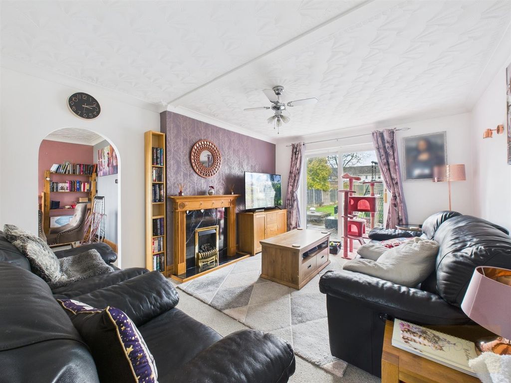 Property photo 2 of 10