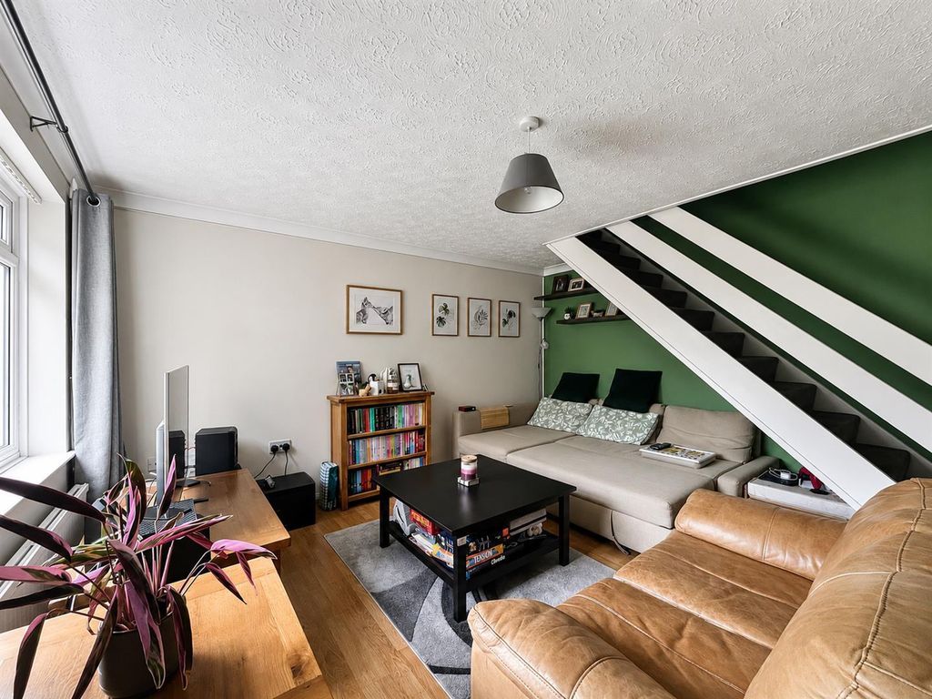 Property photo 2 of 12 00167243-1d20-45F8-Aaee-F6d0A0A01B45.Png