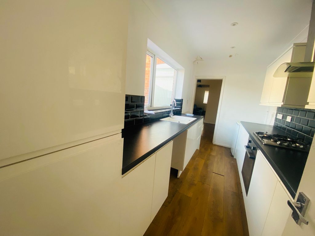 Property photo 2 of 5 Kitchen