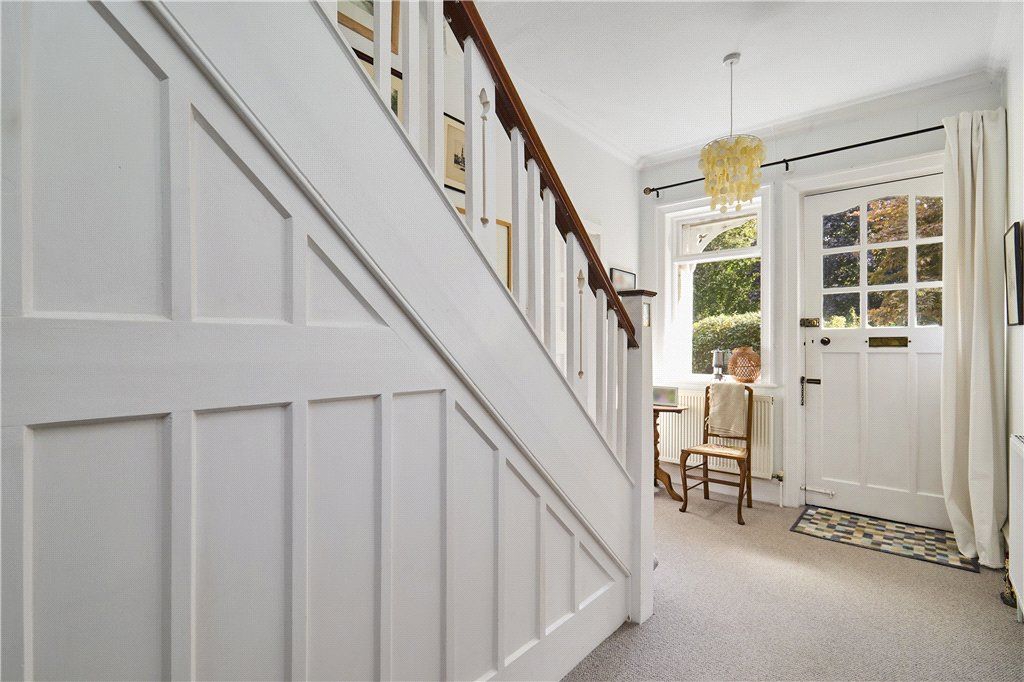 Property photo 2 of 22 Entrance Hall