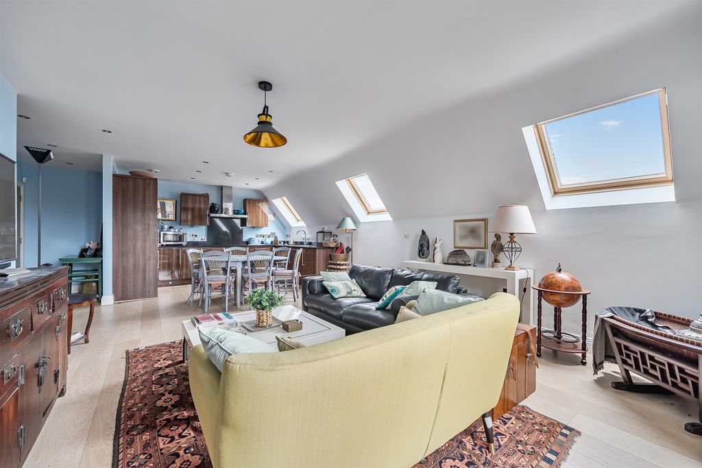 Property photo 2 of 12