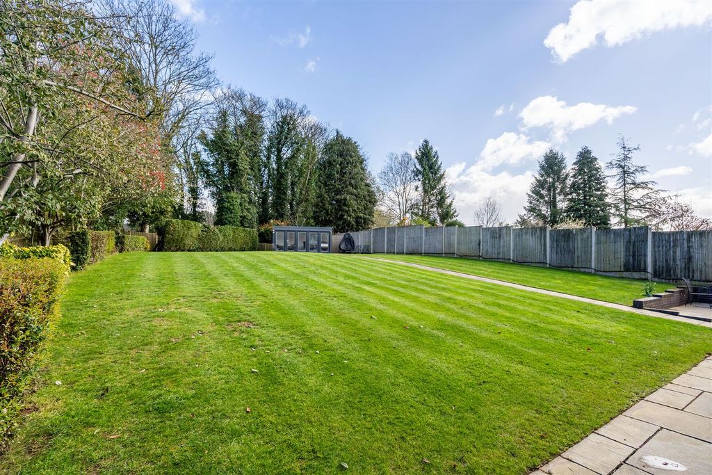 Property photo 3 of 23 1c Berkswell Close_14.Jpg