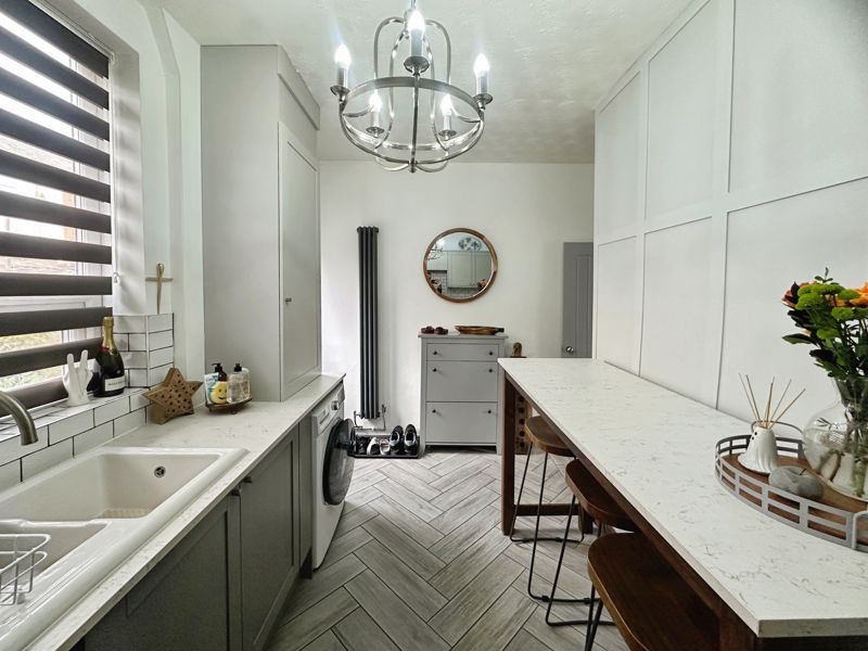 Property photo 3 of 12 Kitchen