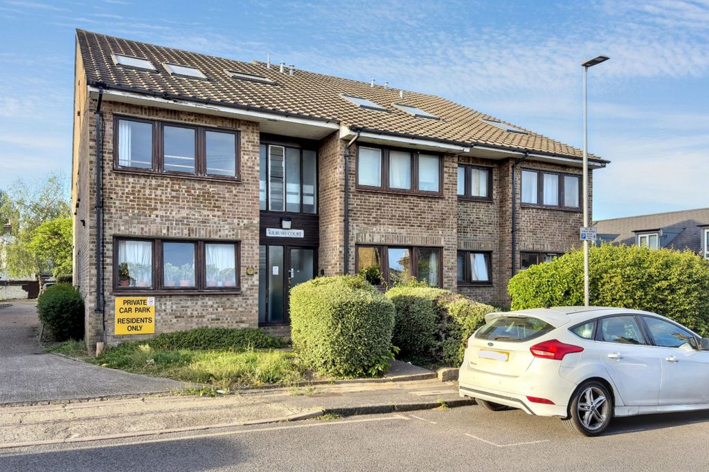 Property photo 1 of 2 Flat 5 Kilrush Court, 141 Bonner Hill Road, Kingston Upon Thames, Surrey, Kt1 3Hf