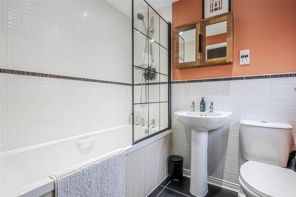 Property photo 2 of 8 Picture No. 10