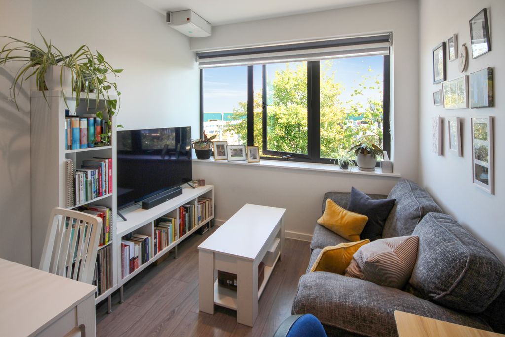 Property photo 2 of 10