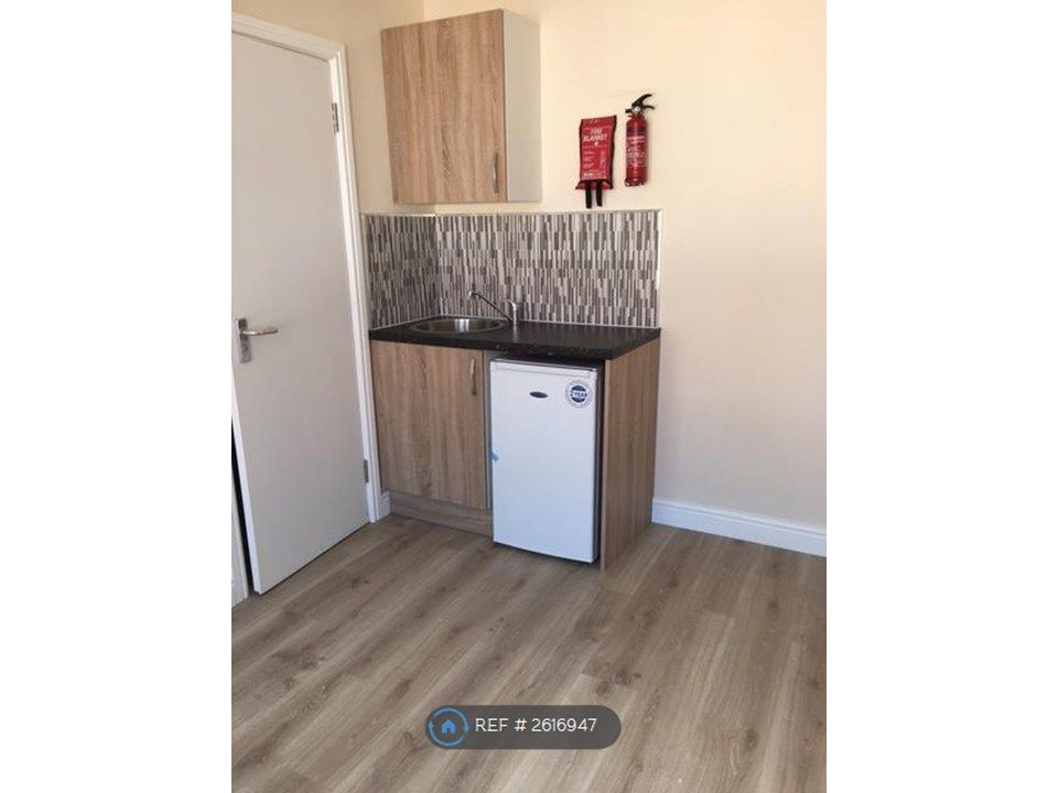 Property photo 2 of 4 Kitchen Area