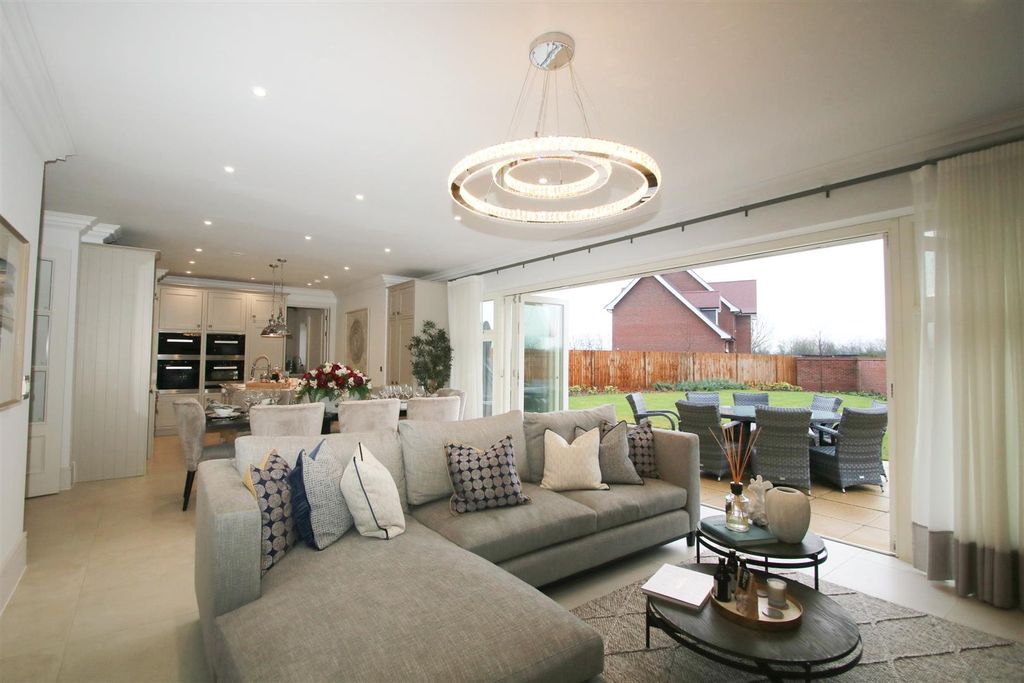 Property photo 2 of 22 Showhome5.Jpg