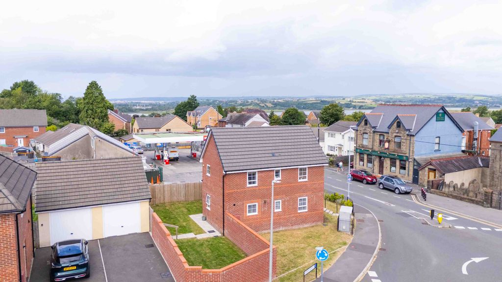 Property photo 1 of 37 Ffordd Moriah, Loughor, Swansea, Sa4 6Ag - 4 Bedroom  Modern Home For Sale In Loughor