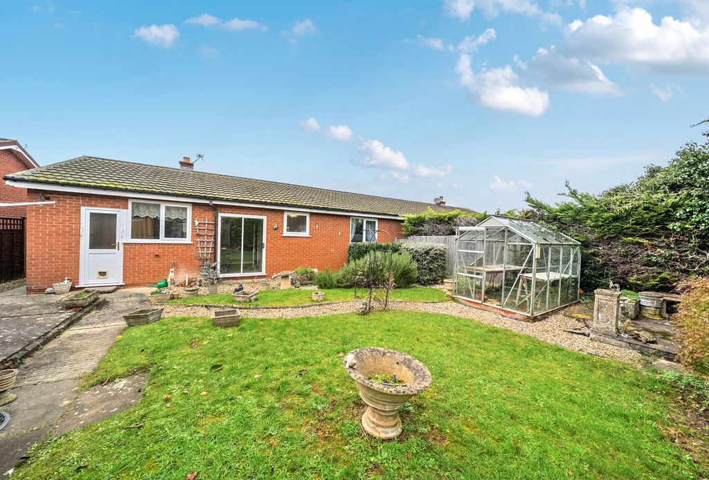 Property photo 1 of 20 1385889-16-6929ba...