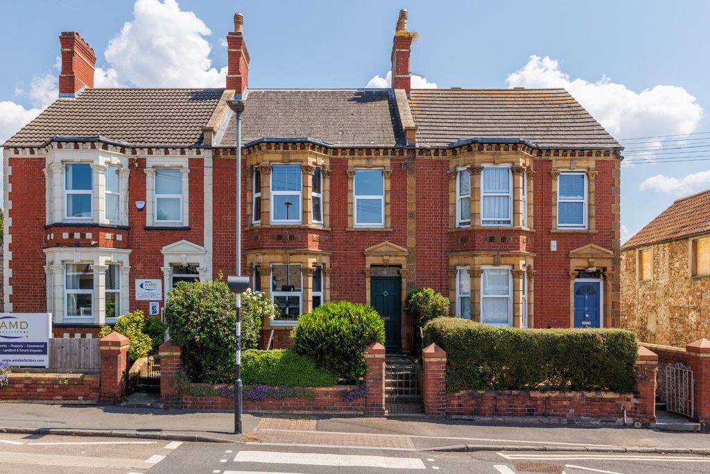 Property photo 2 of 31 4 Station Road, Bs11-36.Jpg