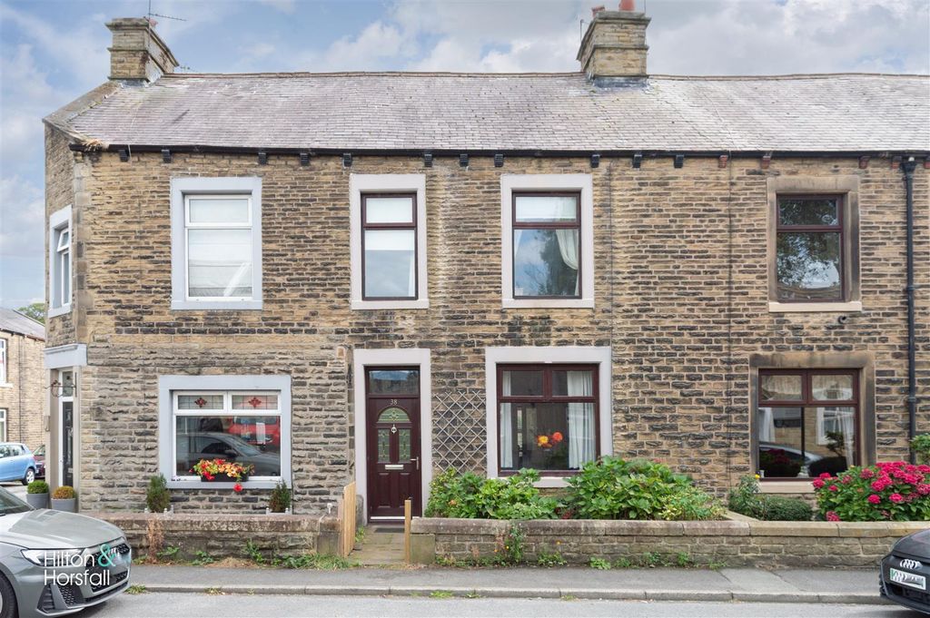 Property photo 1 of 12 Red Lion Street