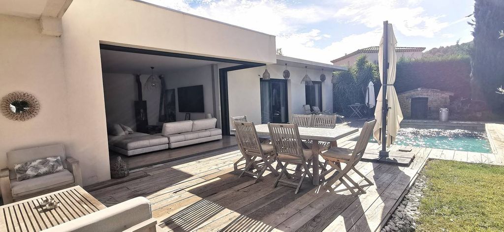 Property photo 1 of 3