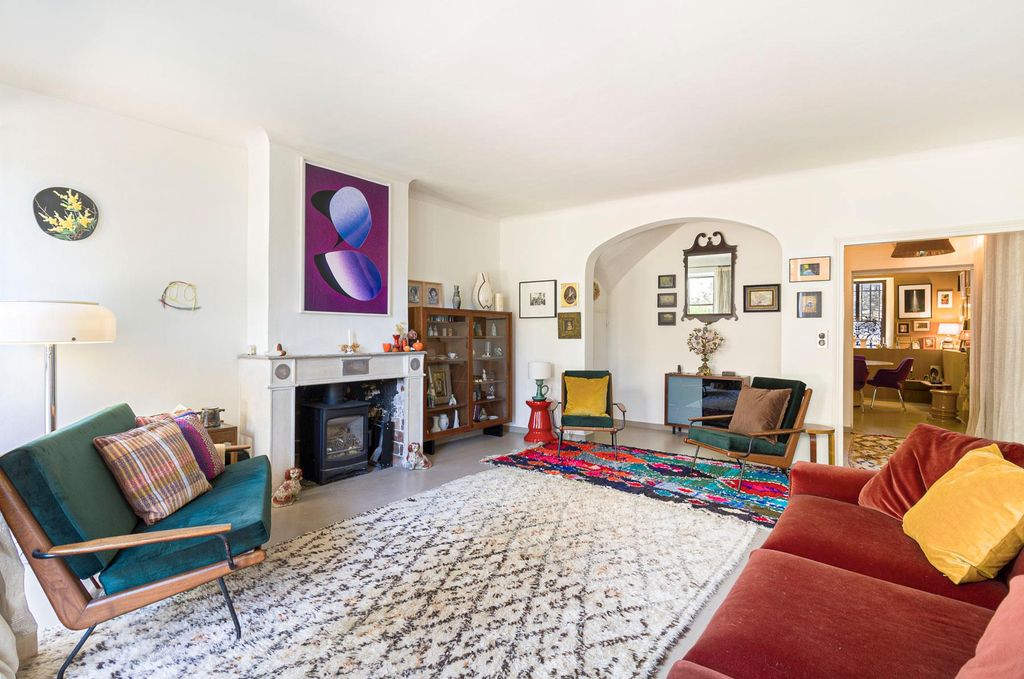 Property photo 1 of 17 Image