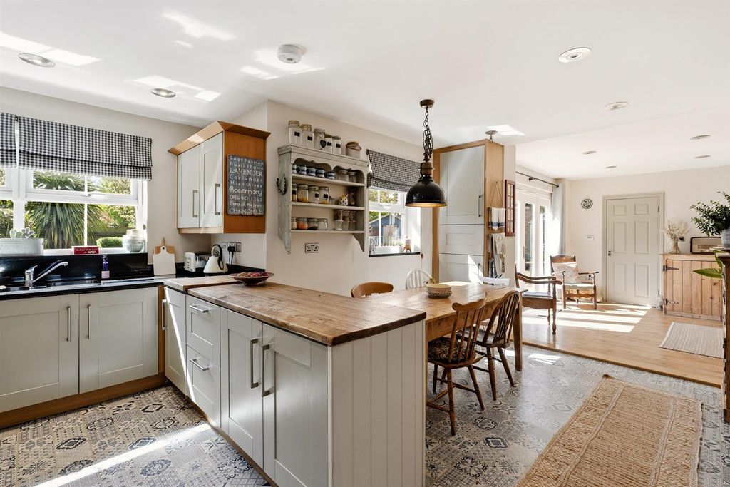 Property photo 2 of 33 6-Nightingaledrive-017.Jpg