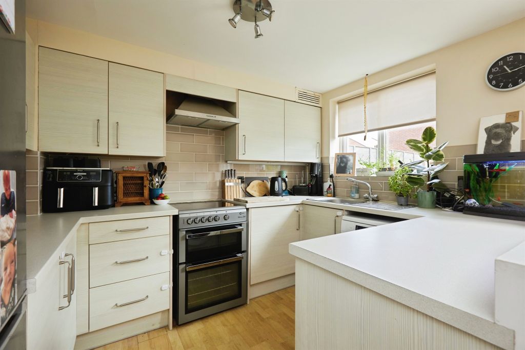 Property photo 3 of 16