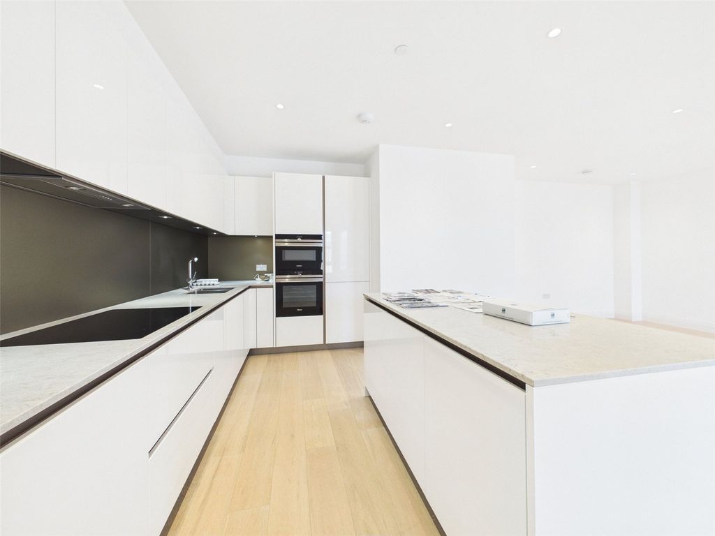 Property photo 2 of 14 Picture No. 20