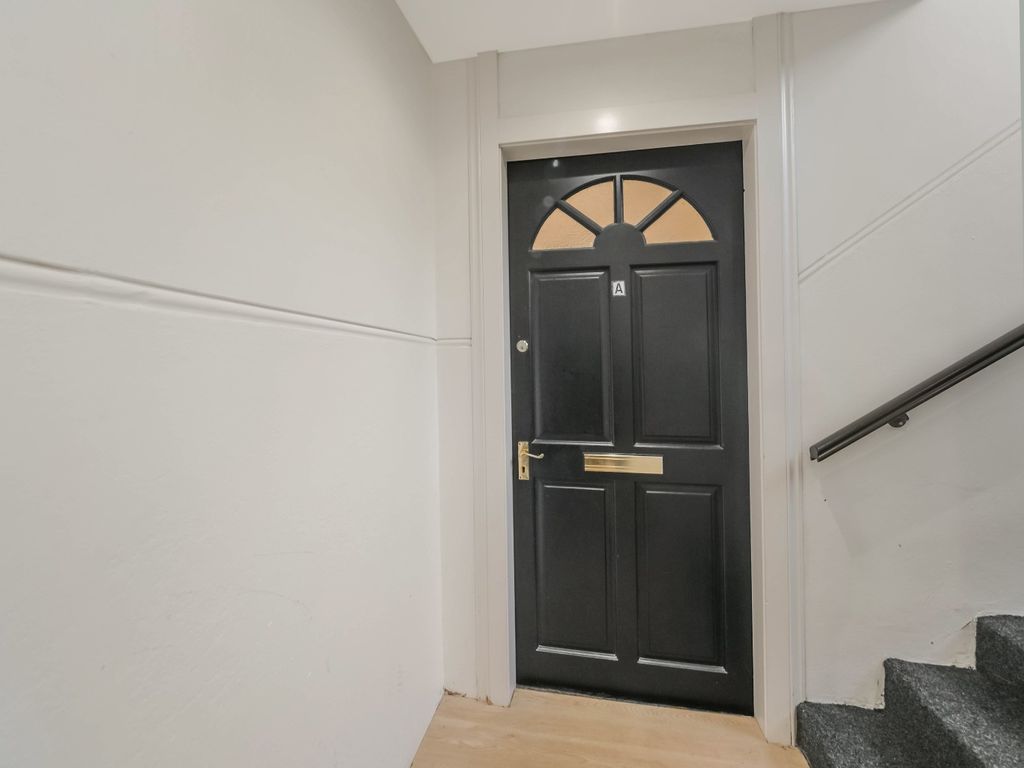 Property photo 2 of 60