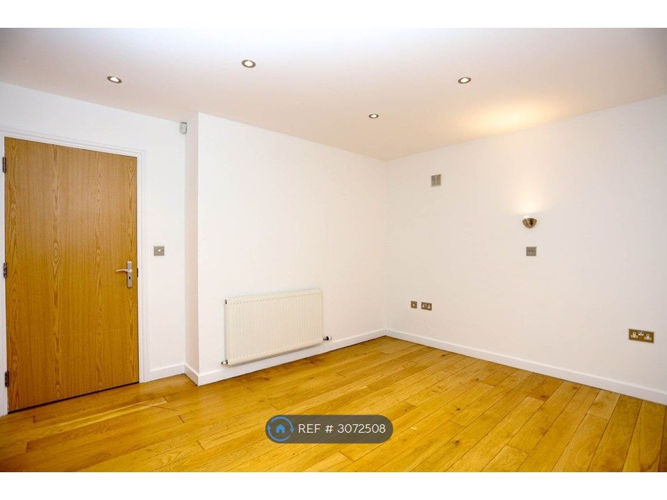 Property photo 3 of 12 Bedroom