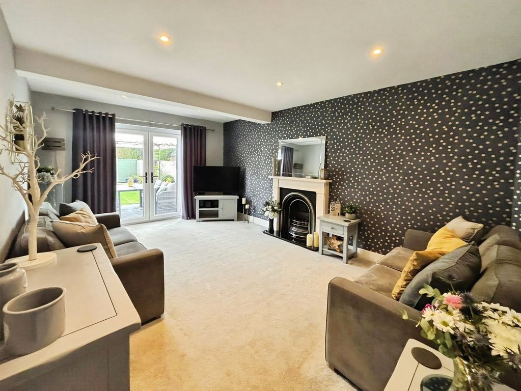 Property photo 2 of 26 Lounge