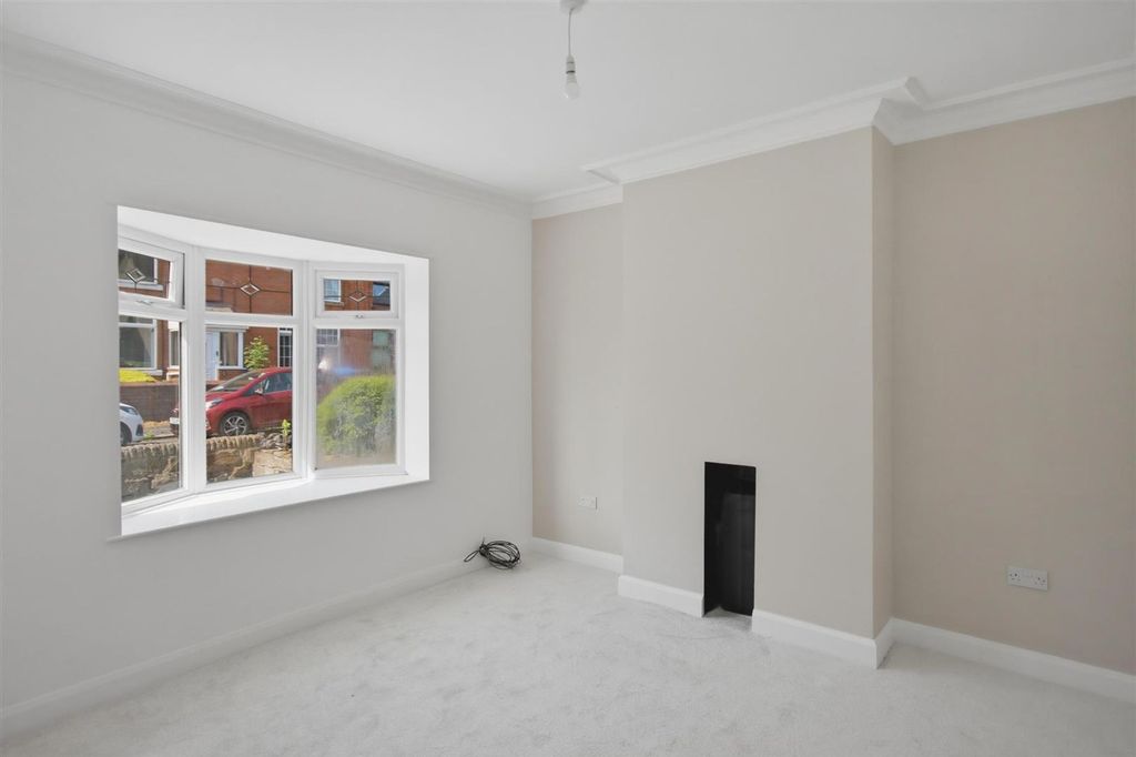 Property photo 2 of 17 Living Room