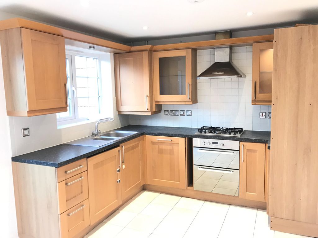 Property photo 2 of 5 Kitchen