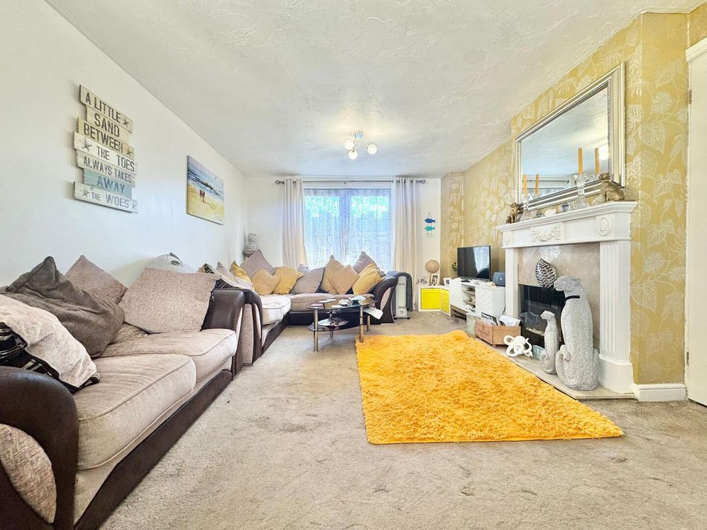 Property photo 2 of 16 Living Room