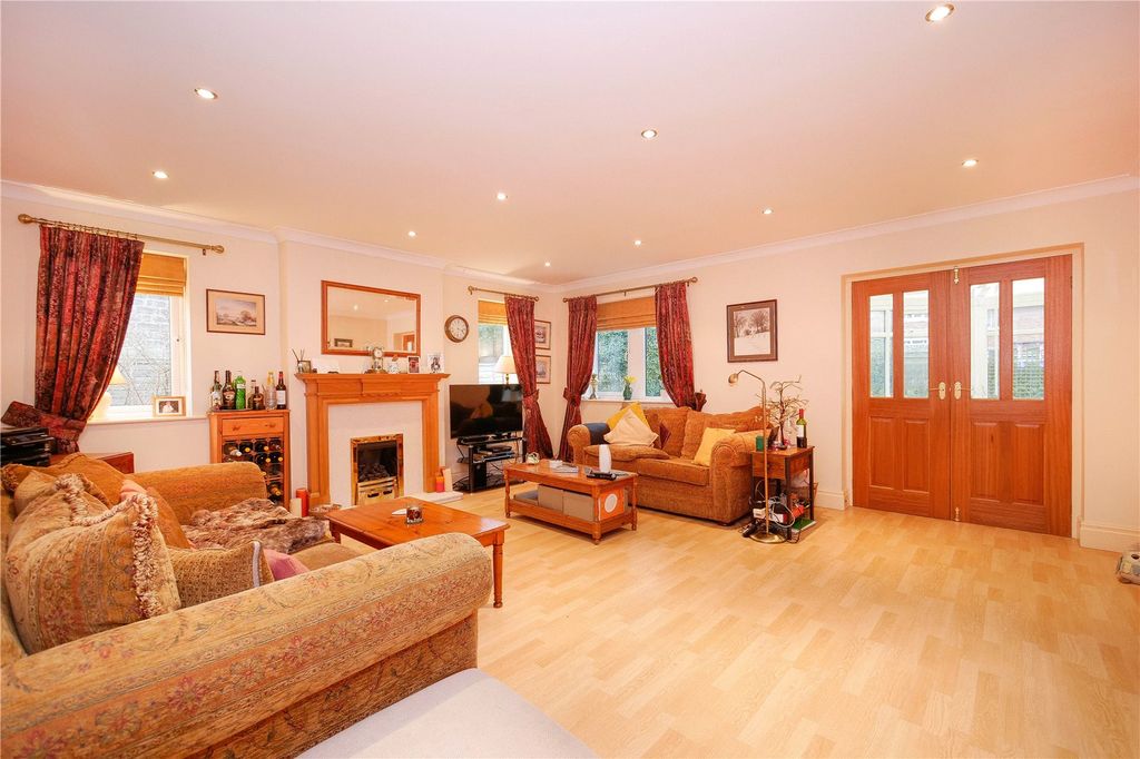 Property photo 2 of 23 Picture No. 20