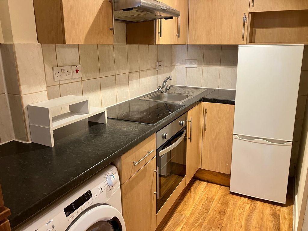 Property photo 2 of 3