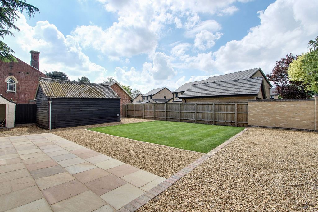 Property photo 3 of 33