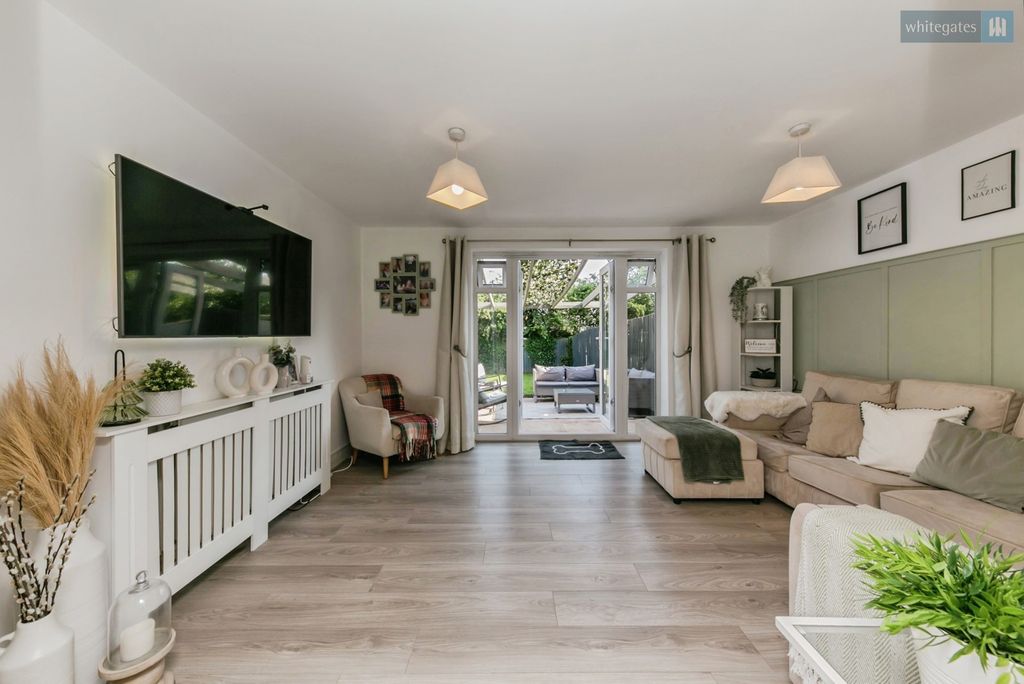 Property photo 2 of 17 Pbox-Img.Jpg