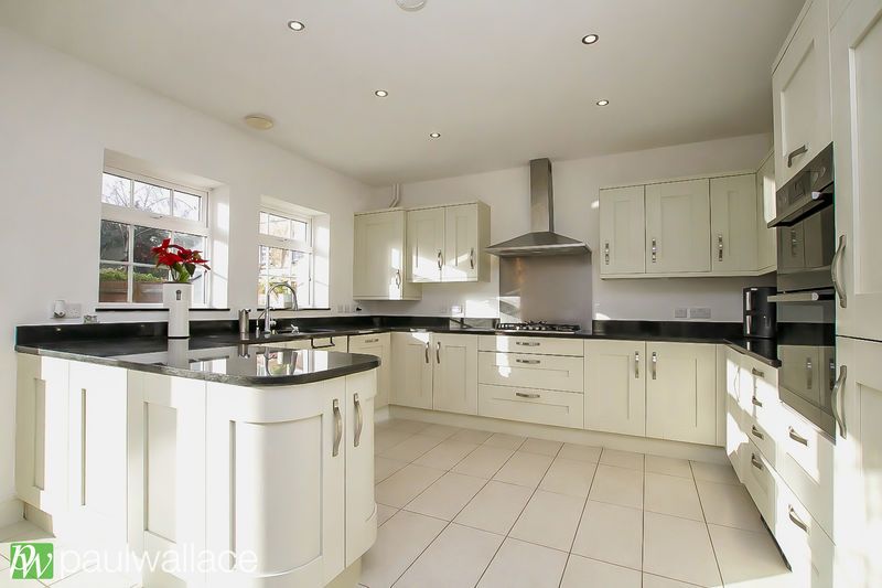 Property photo 3 of 17 Kitchen / Diner