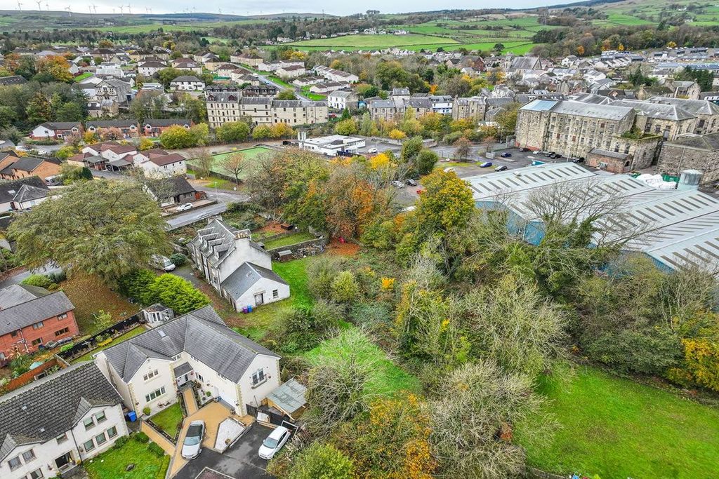 Property photo 3 of 8