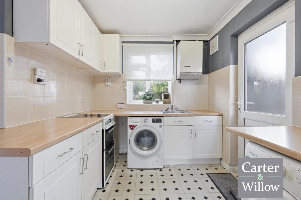 Property photo 3 of 14
