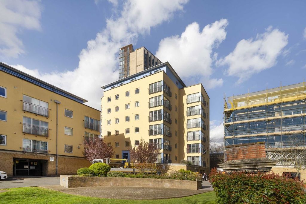 Property photo 1 of 6