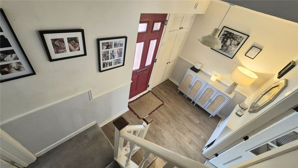 Property photo 3 of 32 Picture No. 06