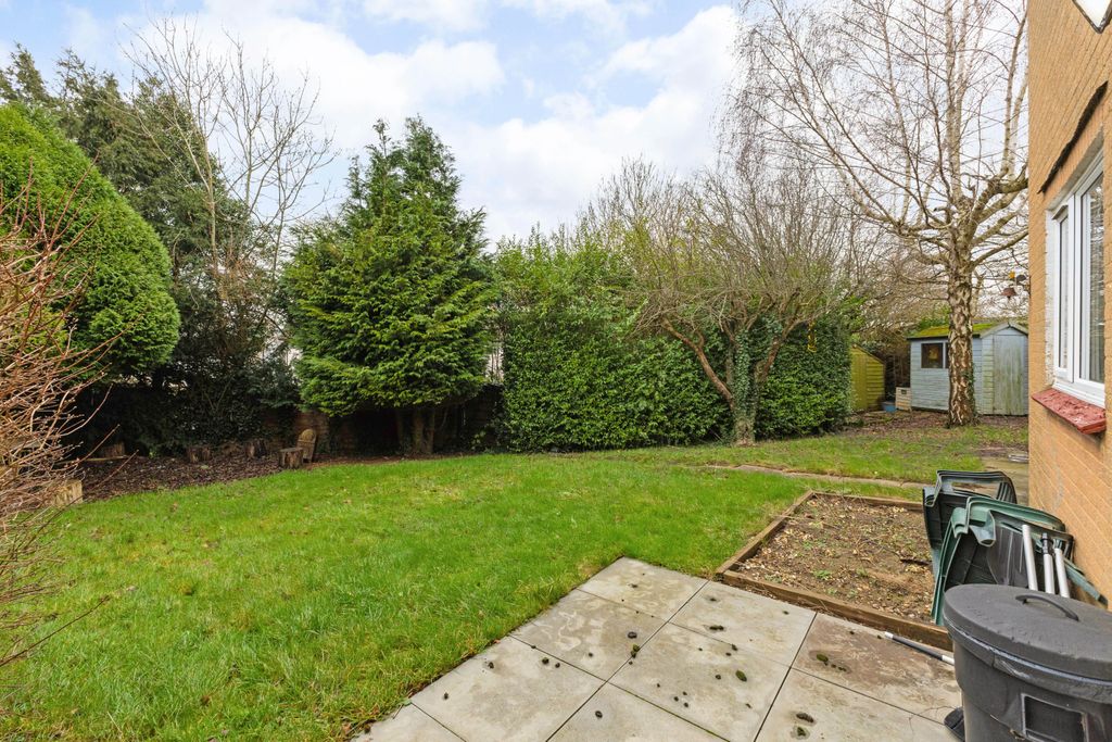 Property photo 2 of 25