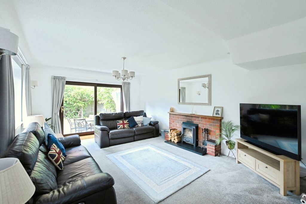Property photo 2 of 23 Pbox-Img.Jpg