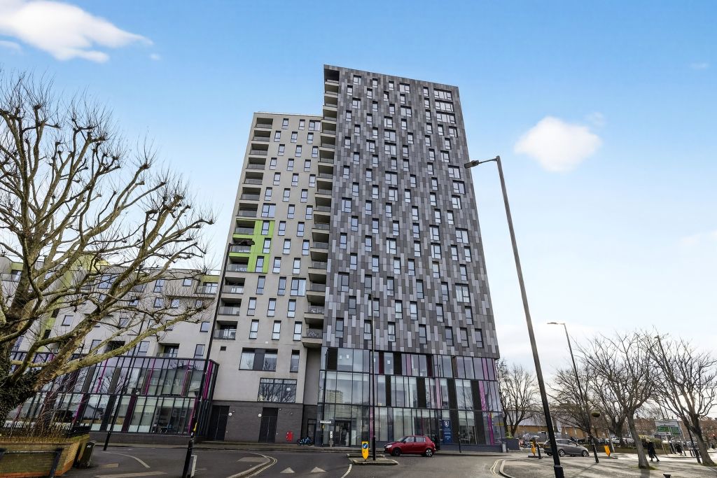 Property photo 1 of 20