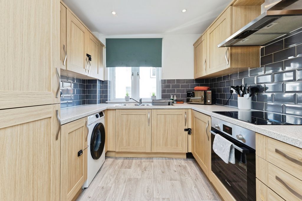 Property photo 3 of 10 Pbox-Img.Jpg