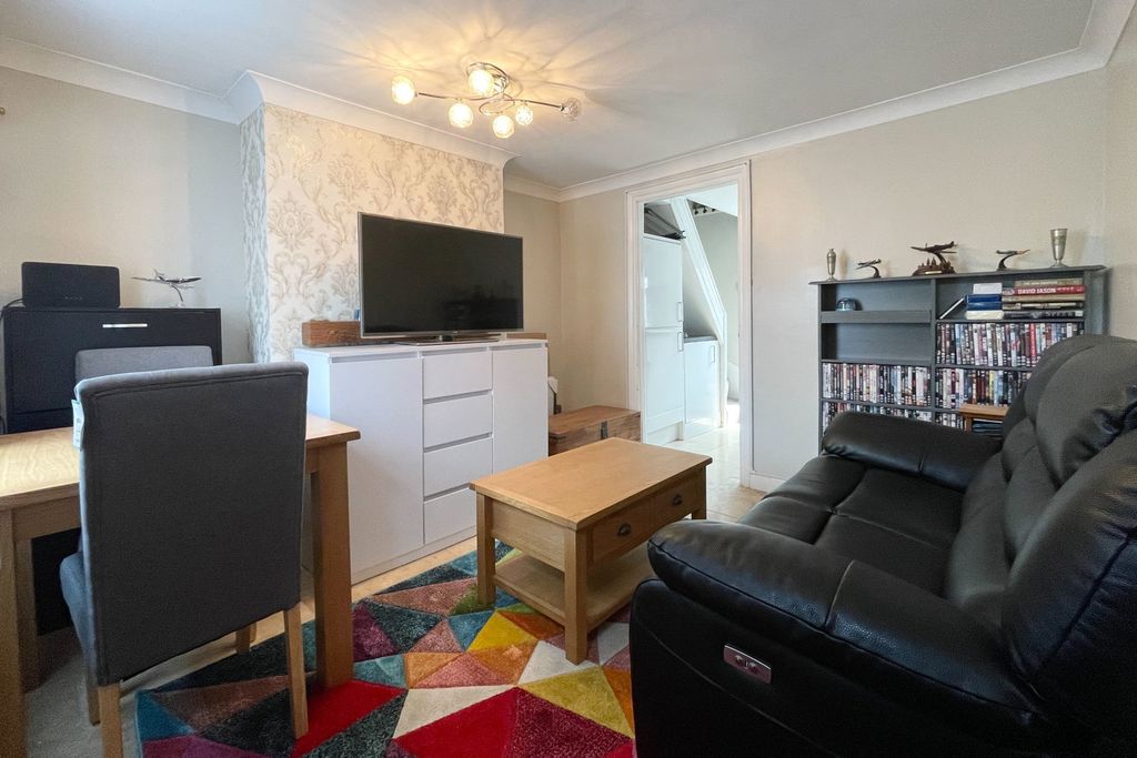 Property photo 2 of 35