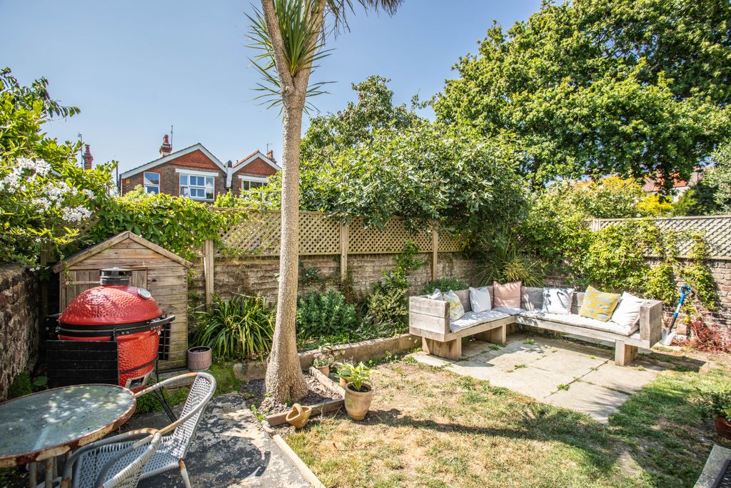 Property photo 2 of 21 16