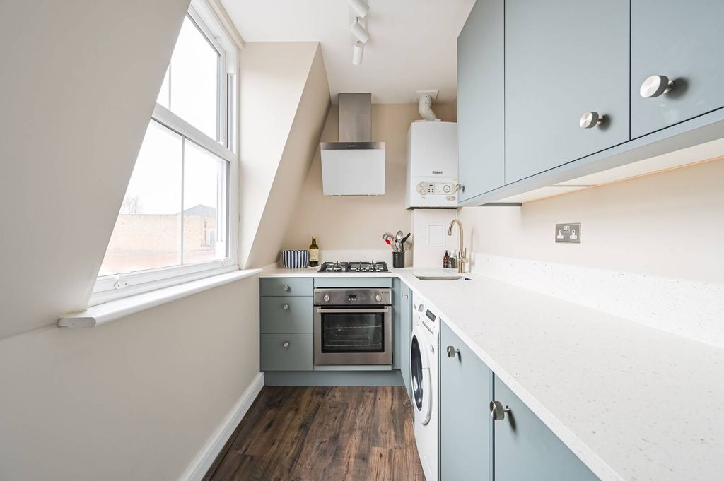 Property photo 3 of 14