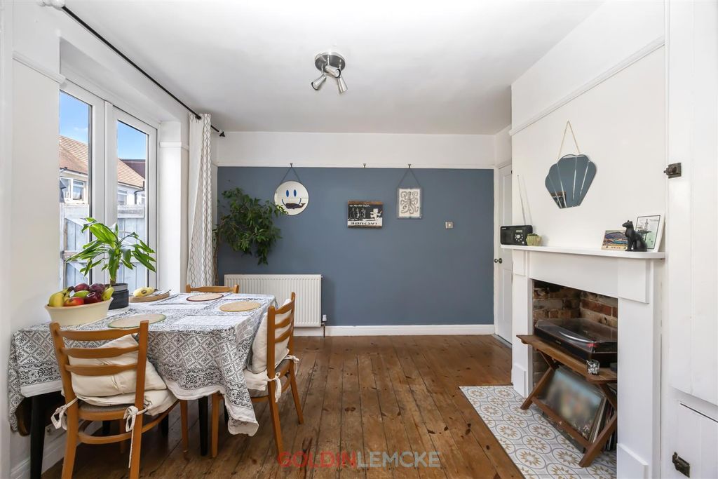 Property photo 2 of 16 Kitchen/Dining Room