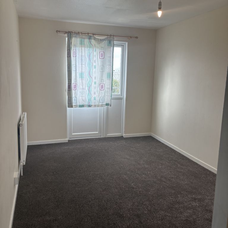 Property photo 3 of 9 Gallery