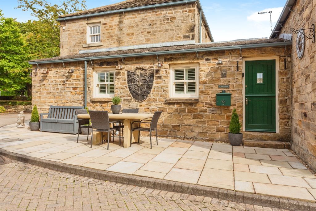 Property photo 2 of 20