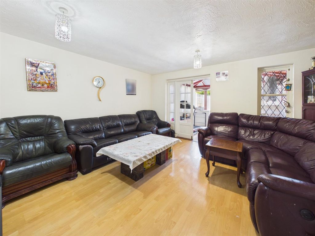 Property photo 3 of 18