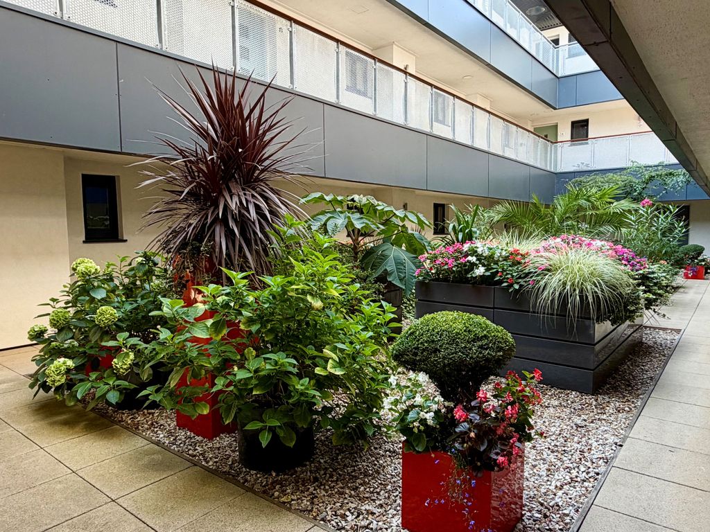 Property photo 1 of 15 Atriumn