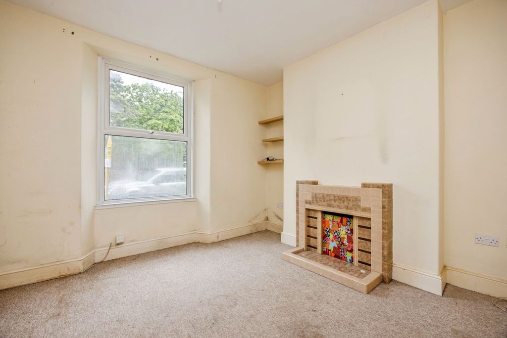Property photo 2 of 14 Photo
