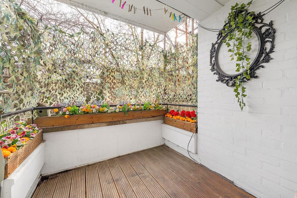 Property photo 2 of 16 Terrace.Jpg